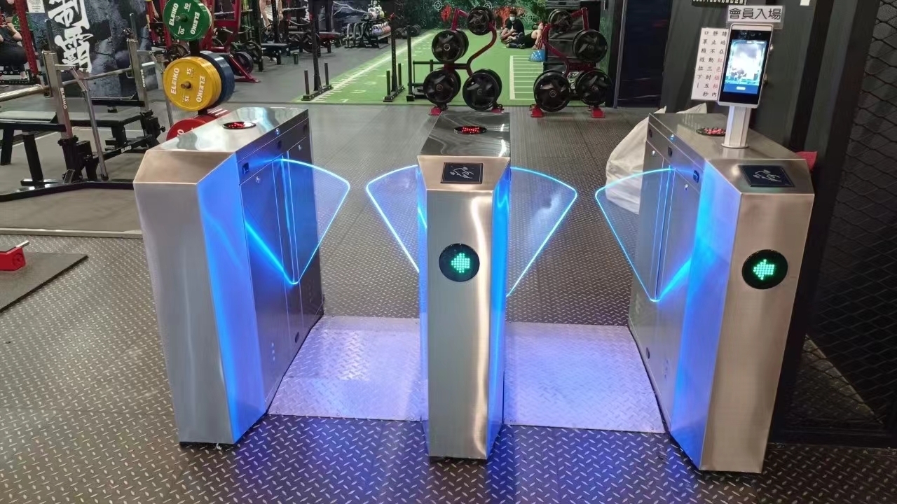 HỆ THỐNG RA VÀO PHÒNG GYM 4 Image